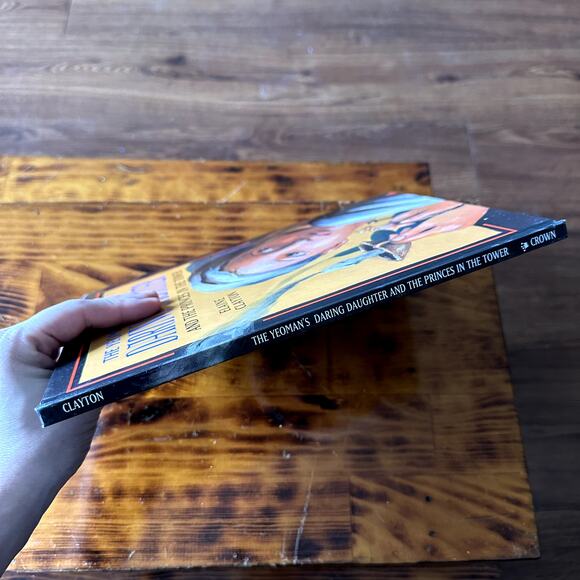 Vintage 1999 The Yeoman's Daring Daughter & The Princess In The Tower Book - Picture 9 of 9